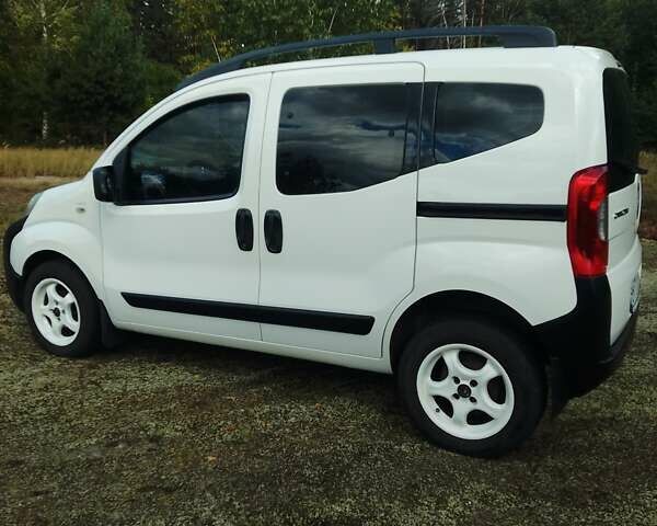 Белый Ситроен Nemo, объемом двигателя 1.4 л и пробегом 260 тыс. км за 5200 $, фото 2 на Automoto.ua