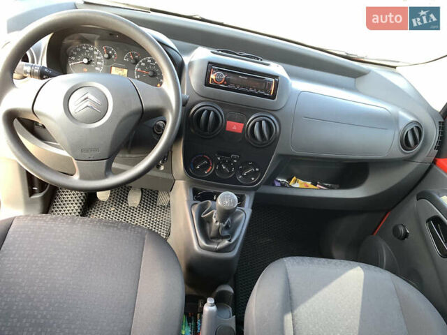 Красный Ситроен Nemo, объемом двигателя 1.4 л и пробегом 34 тыс. км за 9500 $, фото 10 на Automoto.ua
