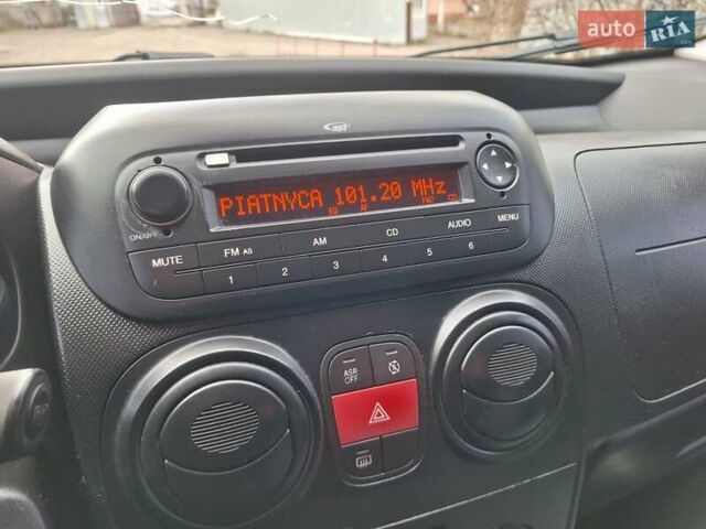 Красный Ситроен Nemo, объемом двигателя 1.25 л и пробегом 300 тыс. км за 6450 $, фото 9 на Automoto.ua