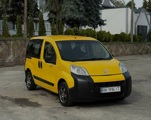 Желтый Ситроен Nemo, объемом двигателя 1.4 л и пробегом 253 тыс. км за 4500 $, фото 6 на Automoto.ua