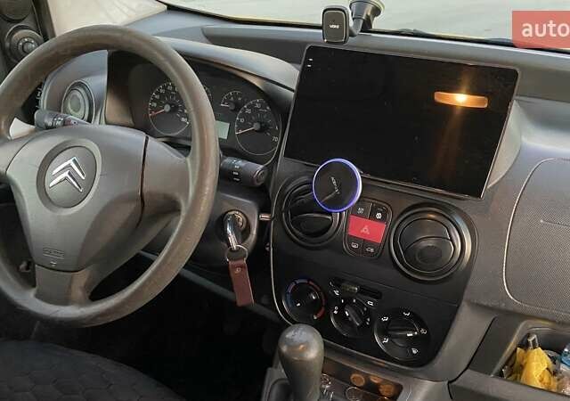 Желтый Ситроен Nemo, объемом двигателя 1.4 л и пробегом 520 тыс. км за 3600 $, фото 15 на Automoto.ua