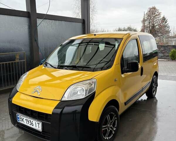 Желтый Ситроен Nemo, объемом двигателя 1.4 л и пробегом 253 тыс. км за 4300 $, фото 1 на Automoto.ua