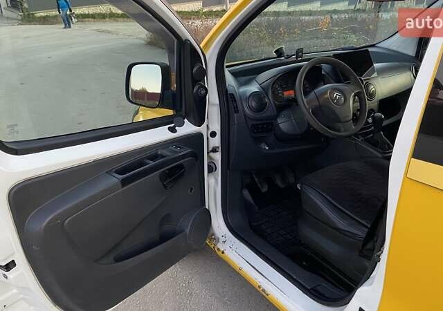 Желтый Ситроен Nemo, объемом двигателя 1.4 л и пробегом 520 тыс. км за 3600 $, фото 8 на Automoto.ua