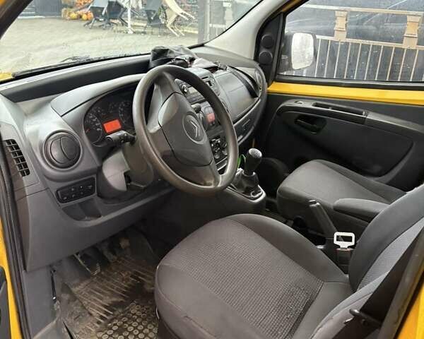 Желтый Ситроен Nemo, объемом двигателя 1.4 л и пробегом 253 тыс. км за 4300 $, фото 4 на Automoto.ua