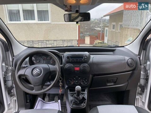 Серый Ситроен Nemo, объемом двигателя 1.2 л и пробегом 177 тыс. км за 6000 $, фото 2 на Automoto.ua