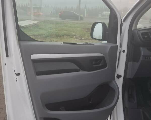 Белый Ситроен Space Tourer, объемом двигателя 2 л и пробегом 176 тыс. км за 21000 $, фото 18 на Automoto.ua