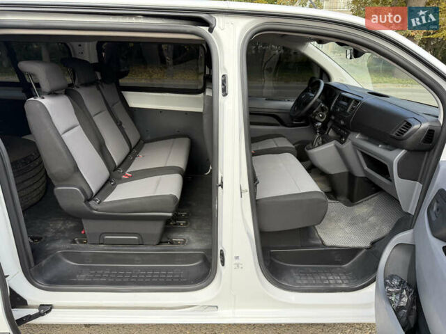 Белый Ситроен Space Tourer, объемом двигателя 2 л и пробегом 185 тыс. км за 15500 $, фото 6 на Automoto.ua