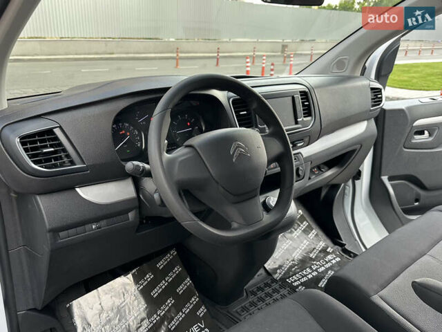 Белый Ситроен Space Tourer, объемом двигателя 2 л и пробегом 11 тыс. км за 43000 $, фото 32 на Automoto.ua
