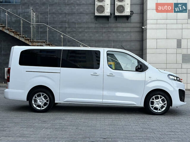 Белый Ситроен Space Tourer, объемом двигателя 2 л и пробегом 11 тыс. км за 43000 $, фото 12 на Automoto.ua