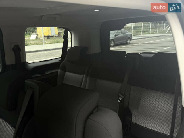 Черный Ситроен Space Tourer, объемом двигателя 1.6 л и пробегом 190 тыс. км за 20900 $, фото 27 на Automoto.ua