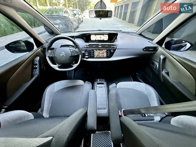 Черный Ситроен Space Tourer, объемом двигателя 2 л и пробегом 188 тыс. км за 15450 $, фото 66 на Automoto.ua