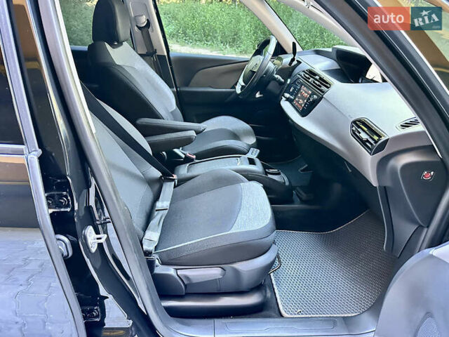 Черный Ситроен Space Tourer, объемом двигателя 2 л и пробегом 188 тыс. км за 15450 $, фото 73 на Automoto.ua