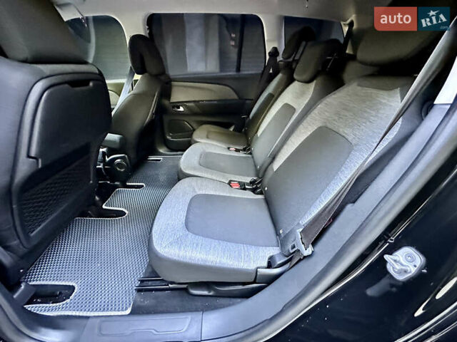 Черный Ситроен Space Tourer, объемом двигателя 2 л и пробегом 188 тыс. км за 15450 $, фото 61 на Automoto.ua