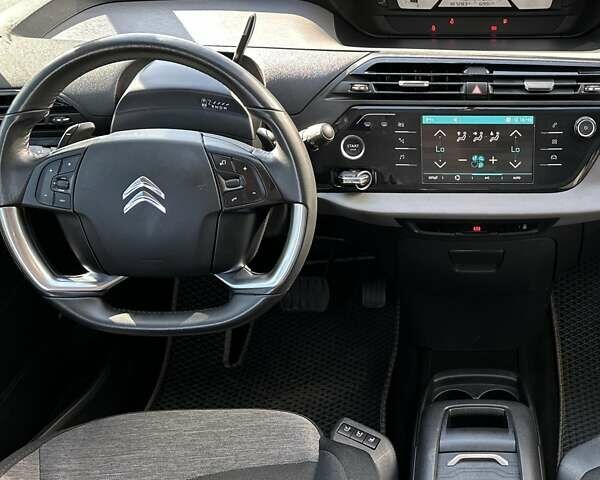 Черный Ситроен Space Tourer, объемом двигателя 2 л и пробегом 187 тыс. км за 16047 $, фото 5 на Automoto.ua