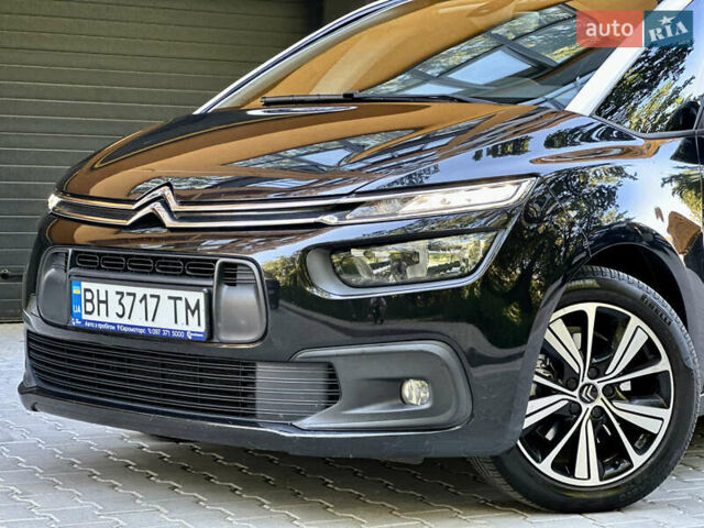 Черный Ситроен Space Tourer, объемом двигателя 2 л и пробегом 188 тыс. км за 15450 $, фото 2 на Automoto.ua