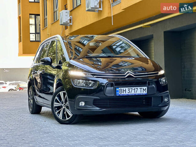 Черный Ситроен Space Tourer, объемом двигателя 2 л и пробегом 188 тыс. км за 15450 $, фото 88 на Automoto.ua