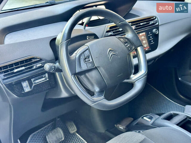 Черный Ситроен Space Tourer, объемом двигателя 2 л и пробегом 188 тыс. км за 15450 $, фото 45 на Automoto.ua