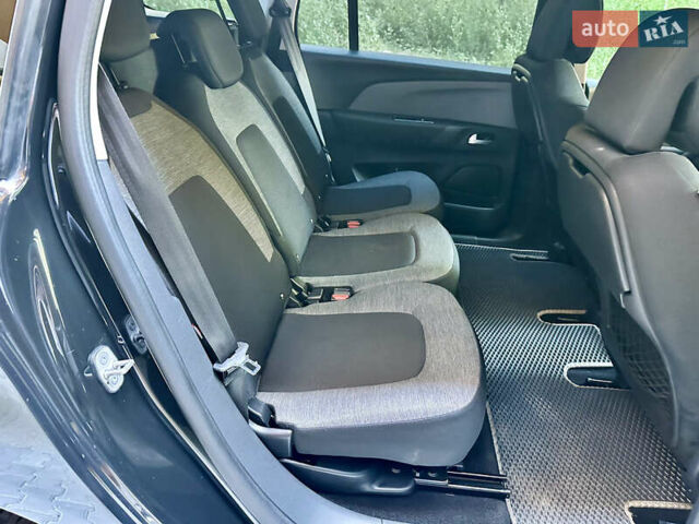 Черный Ситроен Space Tourer, объемом двигателя 2 л и пробегом 188 тыс. км за 15450 $, фото 69 на Automoto.ua