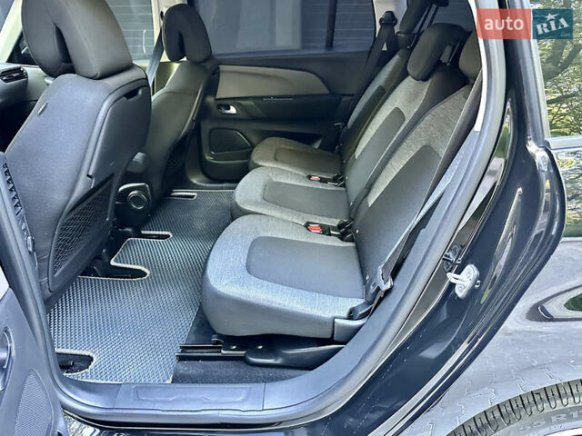Черный Ситроен Space Tourer, объемом двигателя 2 л и пробегом 188 тыс. км за 15450 $, фото 60 на Automoto.ua