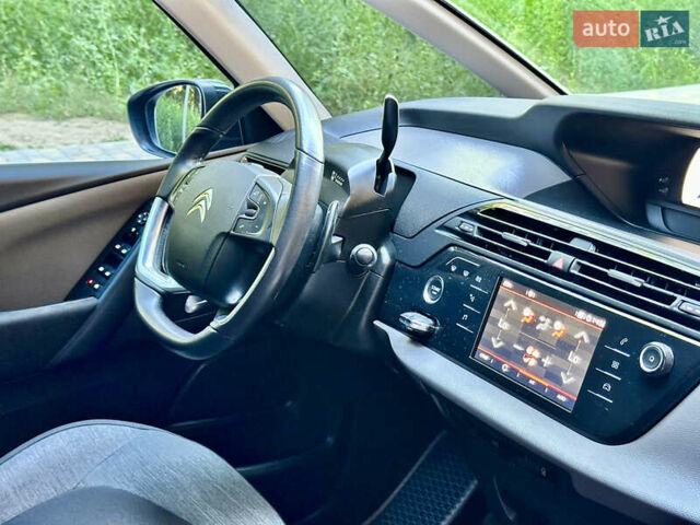 Черный Ситроен Space Tourer, объемом двигателя 2 л и пробегом 188 тыс. км за 15450 $, фото 77 на Automoto.ua