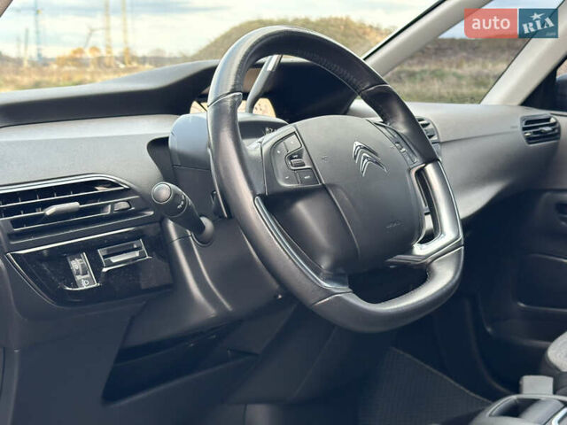 Сітроен Space Tourer 2018 у Вінниці на Automoto.ua Чорний Сітроен Space Tourer, об'ємом двигуна 2 л та пробігом 190 тис. км за 15555 $, фото 42 на Automoto.ua