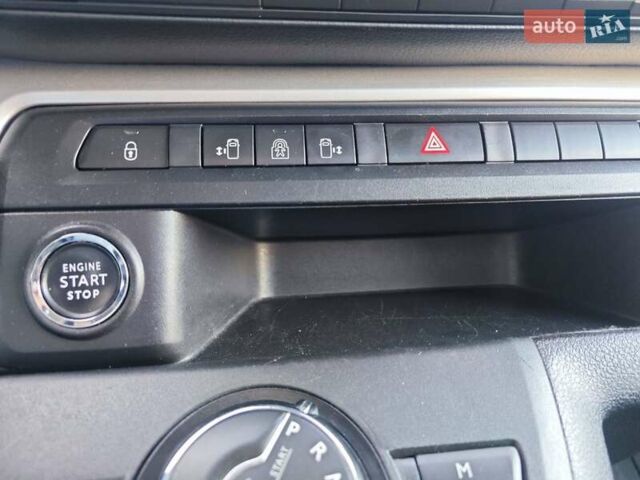 Черный Ситроен Space Tourer, объемом двигателя 2 л и пробегом 111 тыс. км за 31990 $, фото 17 на Automoto.ua