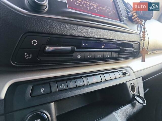 Черный Ситроен Space Tourer, объемом двигателя 2 л и пробегом 111 тыс. км за 31990 $, фото 18 на Automoto.ua