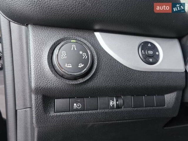 Черный Ситроен Space Tourer, объемом двигателя 2 л и пробегом 111 тыс. км за 31990 $, фото 15 на Automoto.ua