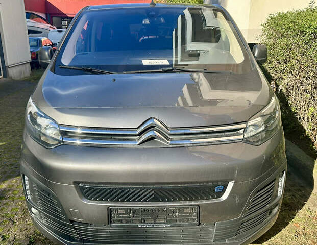 Серый Ситроен Space Tourer, объемом двигателя 0 л и пробегом 46 тыс. км за 18814 $, фото 35 на Automoto.ua