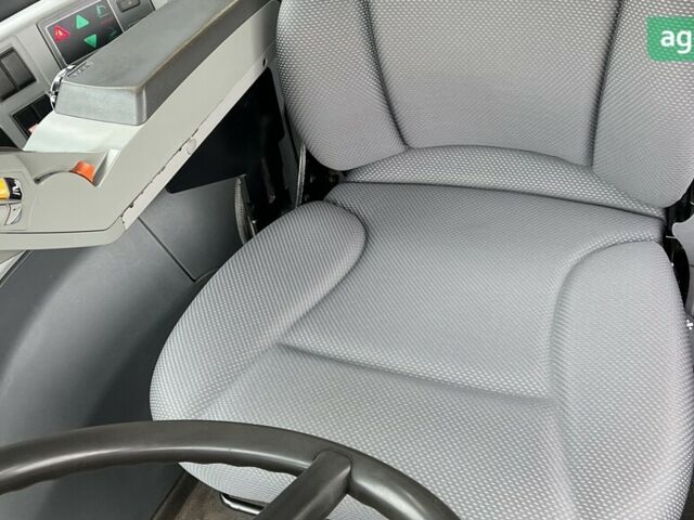 Клаас Аксіон, об'ємом двигуна 6.8 л та пробігом 0 тис. км за 50011 $, фото 7 на Automoto.ua