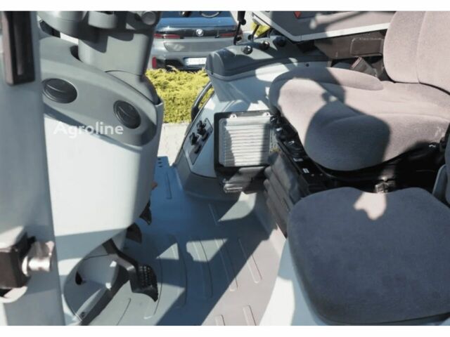 Жовтий Клаас Axion 810, об'ємом двигуна 0 л та пробігом 0 тис. км за 92969 $, фото 6 на Automoto.ua