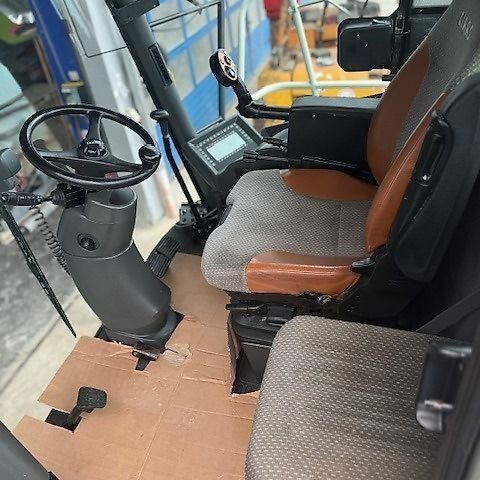 Клаас Другая, об'ємом двигуна 0 л та пробігом 0 тис. км за 80484 $, фото 11 на Automoto.ua