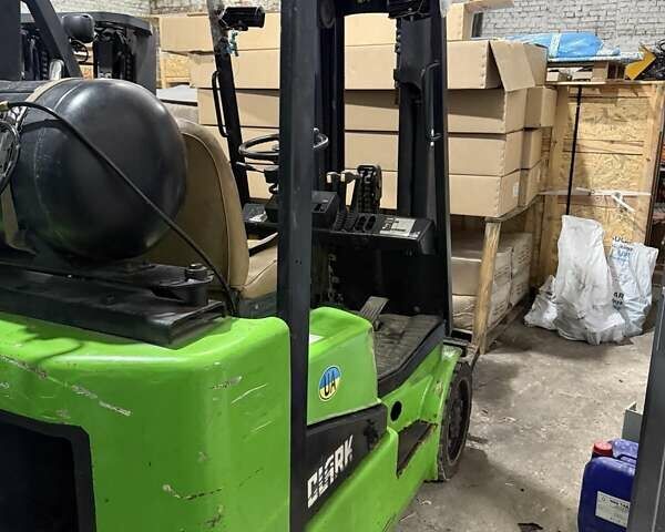 Зеленый Кларк ЦГП, объемом двигателя 2.5 л и пробегом 0 тыс. км за 6000 $, фото 3 на Automoto.ua