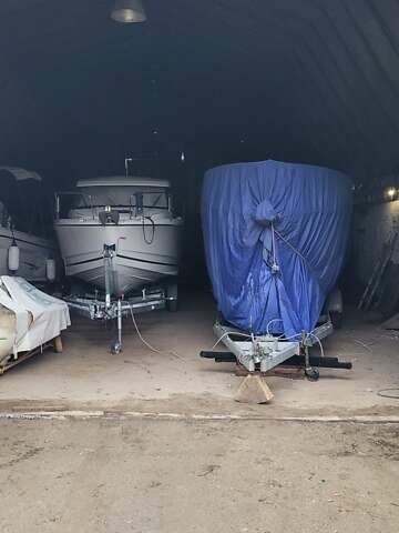 Білий Кроунлайн ЦР, об'ємом двигуна 5.7 л та пробігом 1 тис. км за 40000 $, фото 24 на Automoto.ua