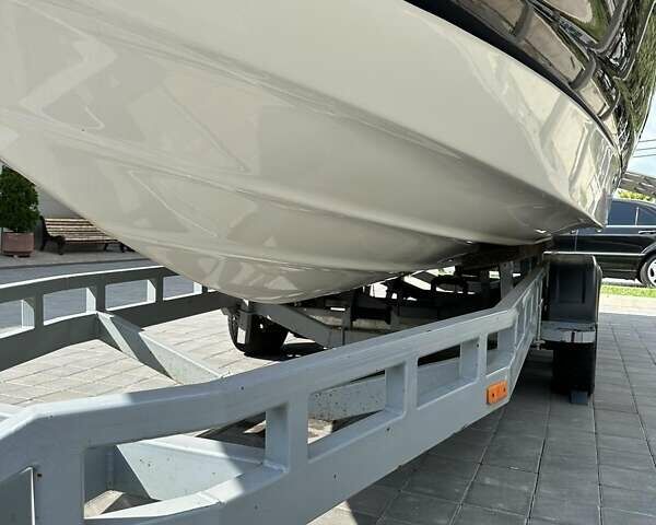 Белый Кроунлайн SC, объемом двигателя 5.7 л и пробегом 1 тыс. км за 65000 $, фото 30 на Automoto.ua