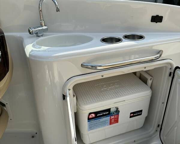 Белый Кроунлайн SC, объемом двигателя 5.7 л и пробегом 1 тыс. км за 65000 $, фото 26 на Automoto.ua