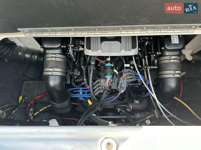 Белый Кроунлайн SC, объемом двигателя 5.7 л и пробегом 1 тыс. км за 65000 $, фото 29 на Automoto.ua