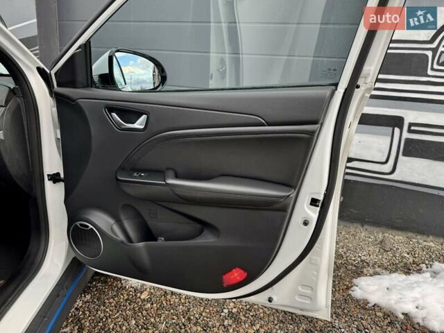 Белый DFSK Seres 3, объемом двигателя 0 л и пробегом 29 тыс. км за 13900 $, фото 60 на Automoto.ua