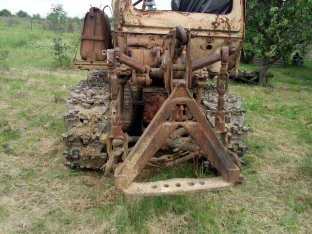 ДТЗ Другая, объемом двигателя 5 л и пробегом 200 тыс. км за 1665 $, фото 2 на Automoto.ua