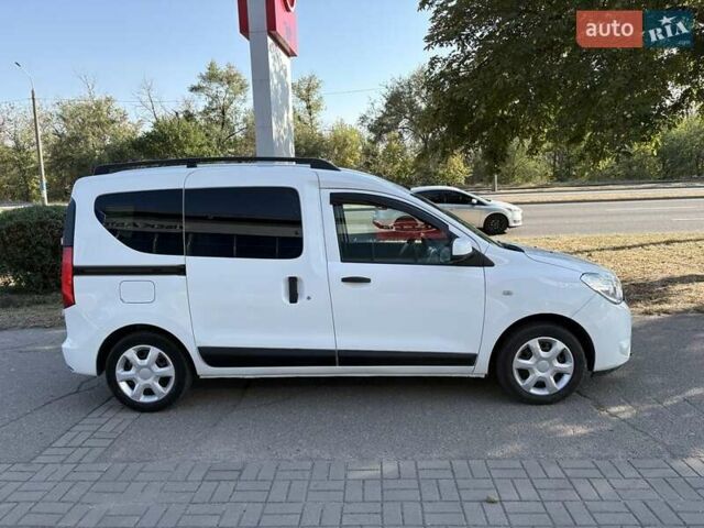 Дачия Доккер 2013 в Запорожье на Automoto.ua Белый Дачия Доккер, объемом двигателя 1.5 л и пробегом 205 тыс. км за 7200 $, фото 3 на Automoto.ua