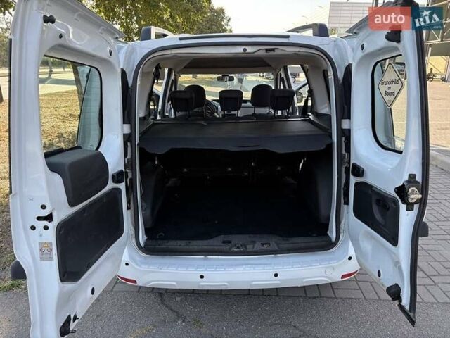 Дачия Доккер 2013 в Запорожье на Automoto.ua Белый Дачия Доккер, объемом двигателя 1.5 л и пробегом 205 тыс. км за 7200 $, фото 9 на Automoto.ua
