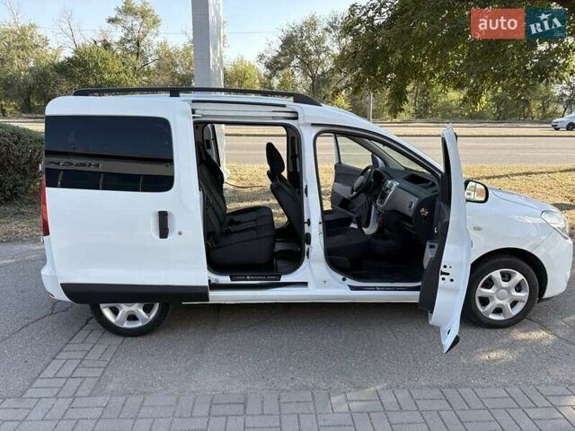 Дачия Доккер 2013 в Запорожье на Automoto.ua Белый Дачия Доккер, объемом двигателя 1.5 л и пробегом 205 тыс. км за 7200 $, фото 11 на Automoto.ua