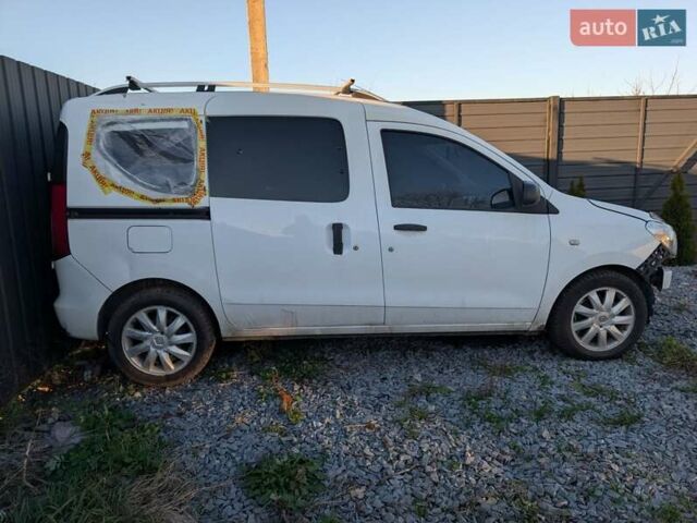 Белый Дачия Доккер, объемом двигателя 1.6 л и пробегом 220 тыс. км за 3200 $, фото 2 на Automoto.ua