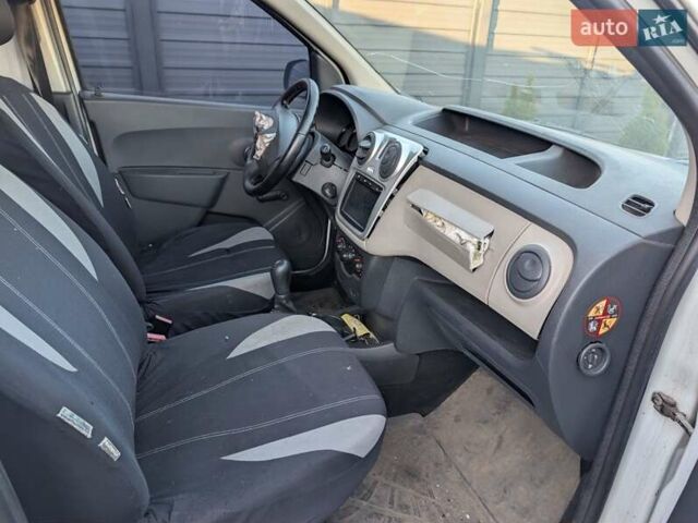 Белый Дачия Доккер, объемом двигателя 1.6 л и пробегом 220 тыс. км за 3200 $, фото 16 на Automoto.ua