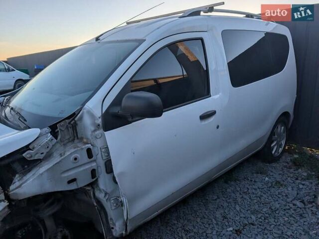 Белый Дачия Доккер, объемом двигателя 1.6 л и пробегом 220 тыс. км за 3200 $, фото 3 на Automoto.ua