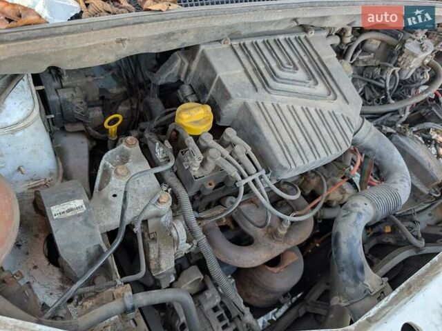 Белый Дачия Доккер, объемом двигателя 1.6 л и пробегом 220 тыс. км за 3200 $, фото 18 на Automoto.ua