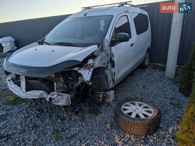 Белый Дачия Доккер, объемом двигателя 1.6 л и пробегом 220 тыс. км за 3200 $, фото 5 на Automoto.ua