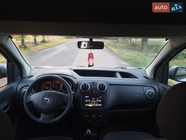 Белый Дачия Доккер, объемом двигателя 1.5 л и пробегом 240 тыс. км за 9300 $, фото 1 на Automoto.ua