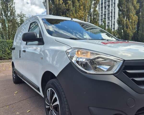 Белый Дачия Доккер, объемом двигателя 1.6 л и пробегом 227 тыс. км за 6200 $, фото 12 на Automoto.ua