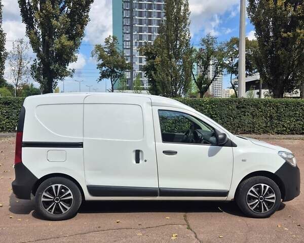 Белый Дачия Доккер, объемом двигателя 1.6 л и пробегом 227 тыс. км за 6200 $, фото 10 на Automoto.ua